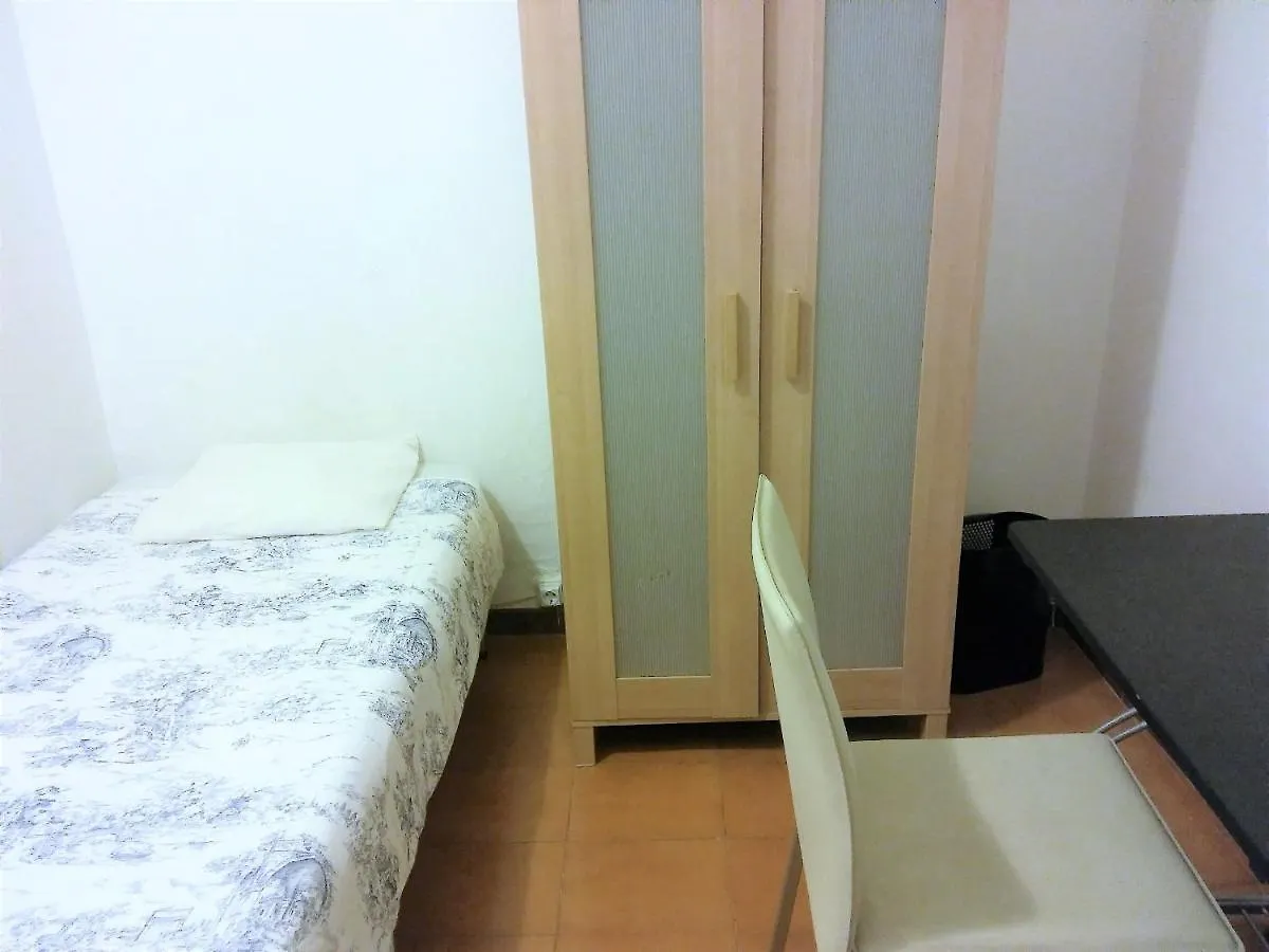 Room In Guest Room - Private Room With Sunny Terrace Of 200M2 3 Barcelona Pensjonat